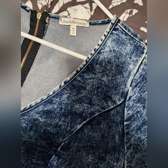 CHARLOTTE RUSSE DENIM ACID WASH SHORT SLEEVE FIT FLARE DRESS STRETCH V NECK - Picture 2 of 8